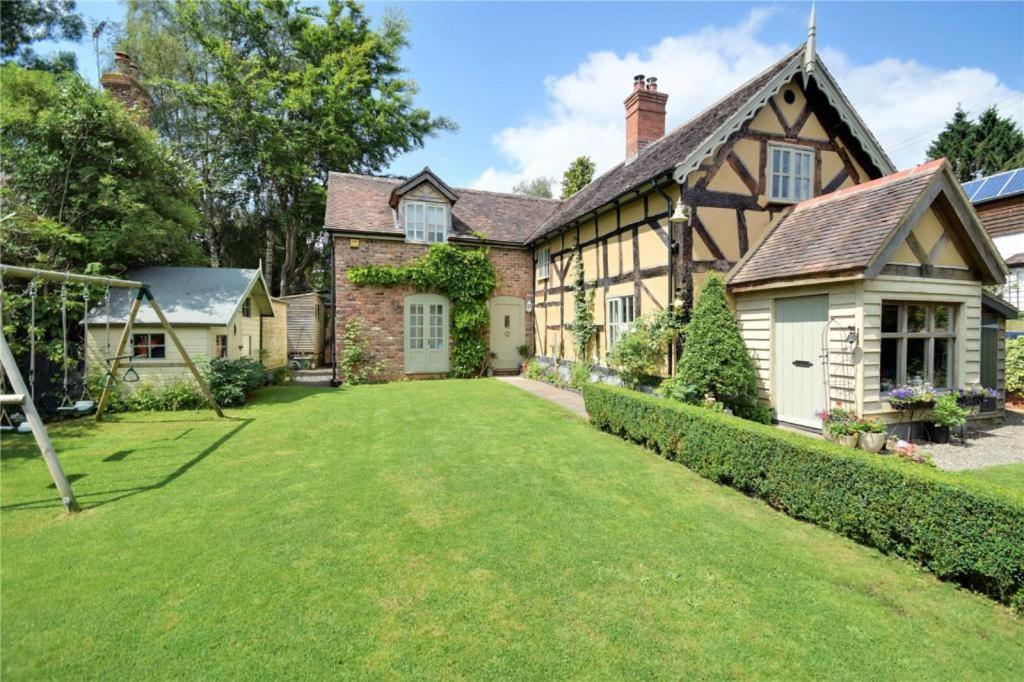 Chocolate Box Cottage In The Heart Of Shropshireラドロー エクステリア 写真